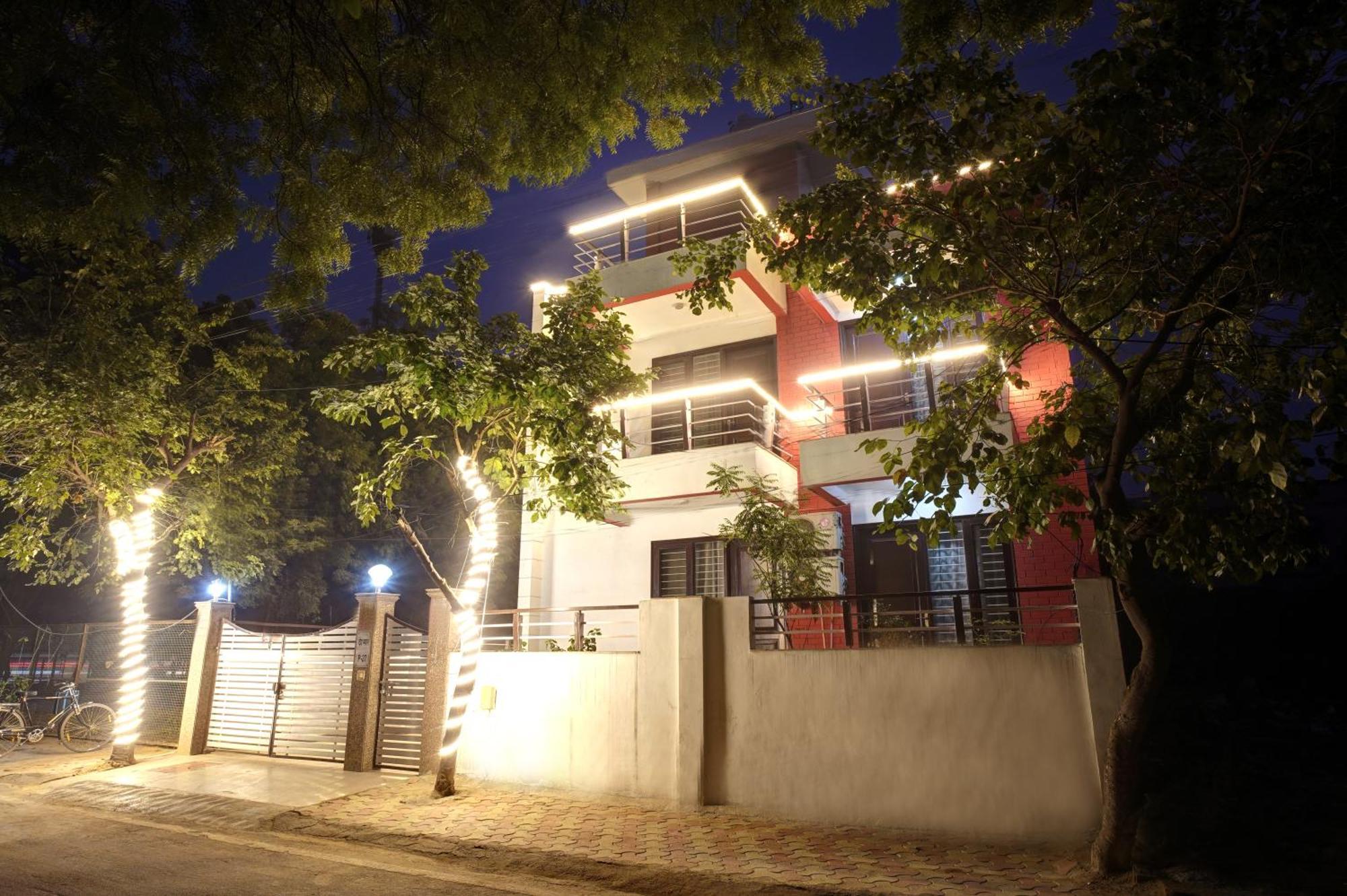 Nexhub Stay - Huda City Centre Gurgaon Exterior foto