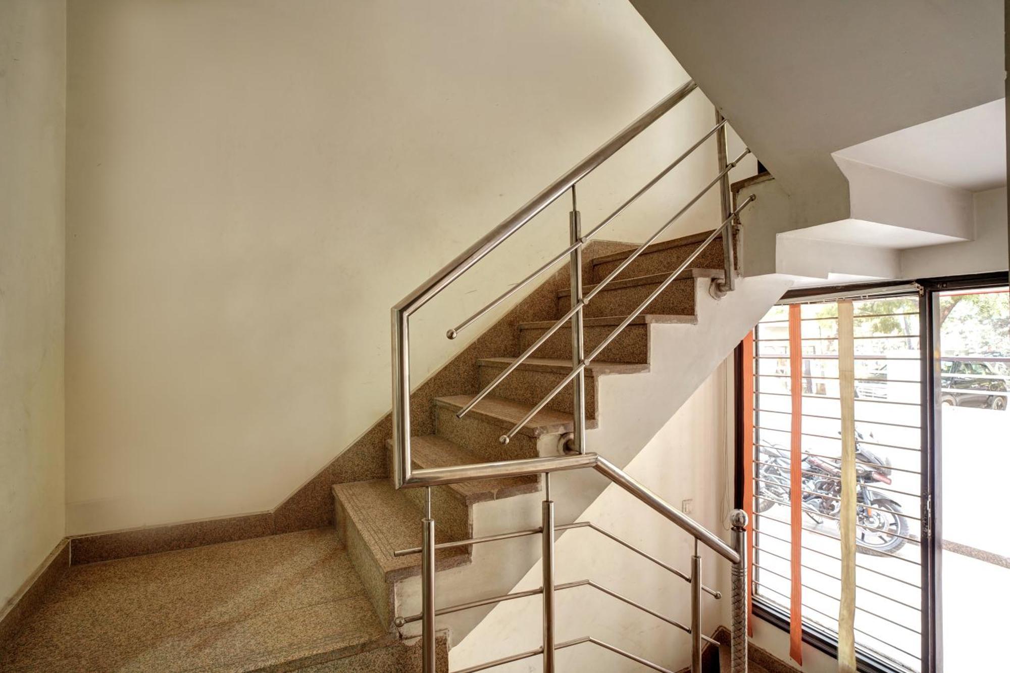 Nexhub Stay - Huda City Centre Gurgaon Exterior foto