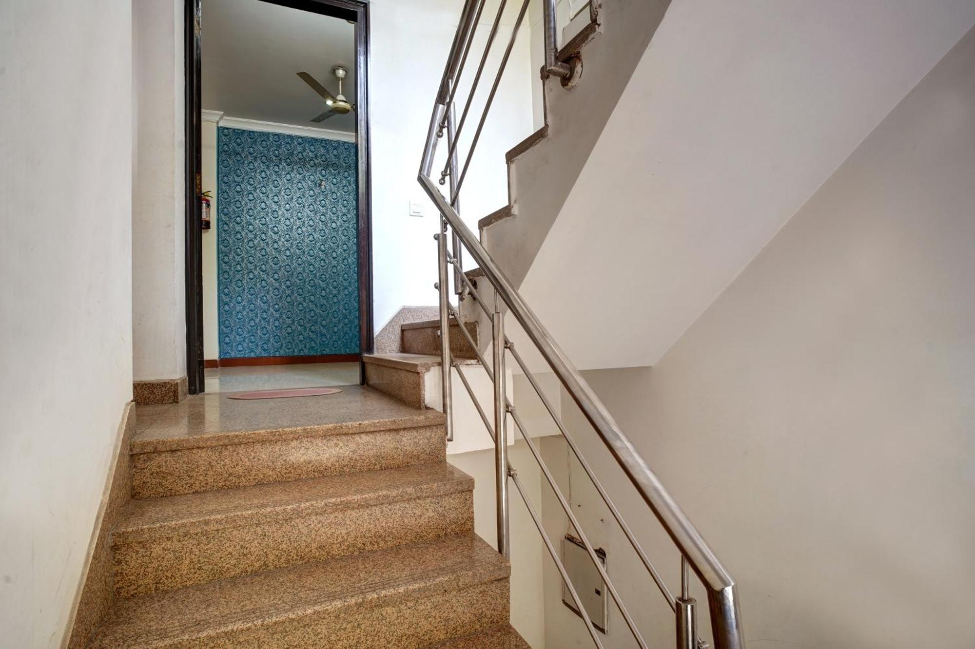 Nexhub Stay - Huda City Centre Gurgaon Exterior foto